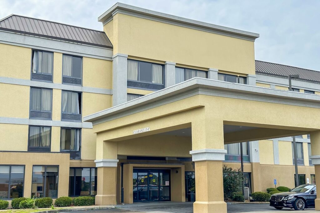 OYO Townhouse Jackson - Ridgeland