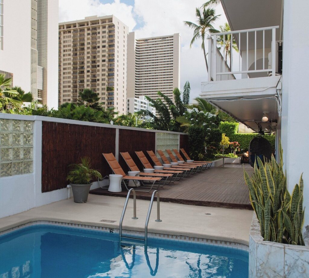 Oasis Hotel Waikiki - Image 3