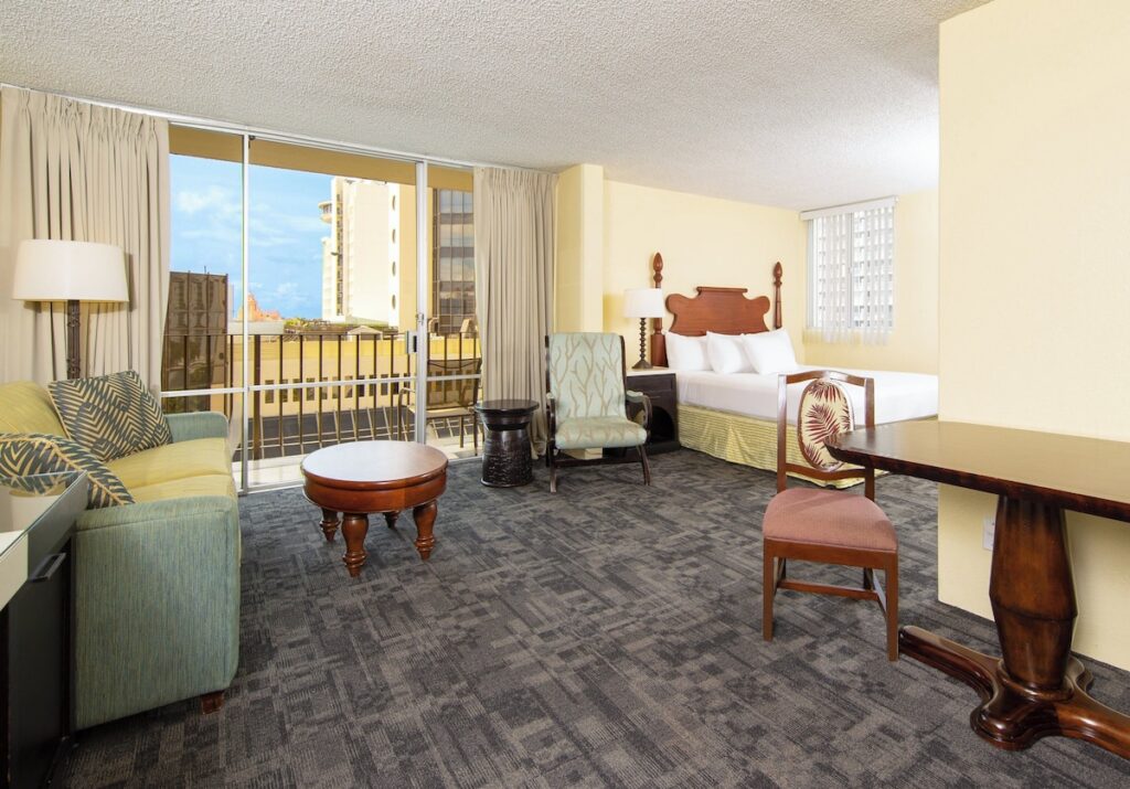 Ohia Waikiki Studio Suites - Image 6