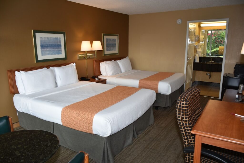 Ontario Airport Inn - Image 3