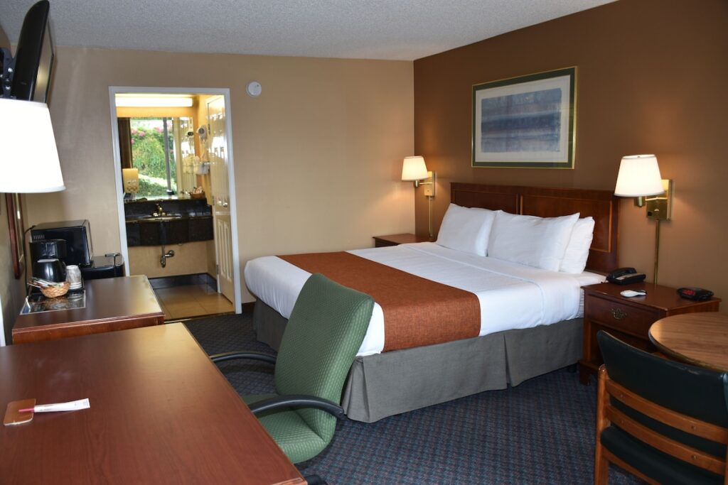 Ontario Airport Inn - Image 2