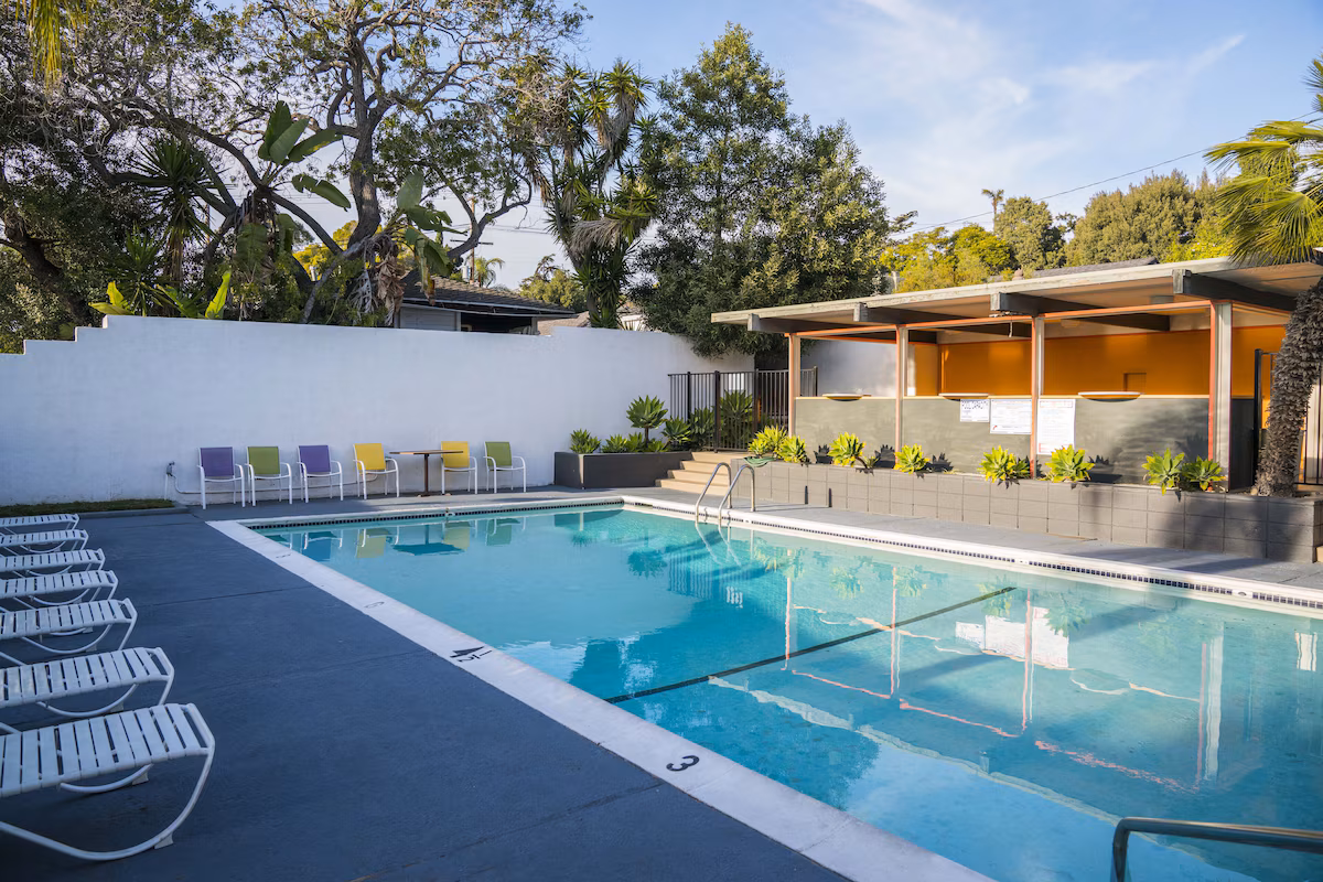 Orange Tree Inn - Image 2