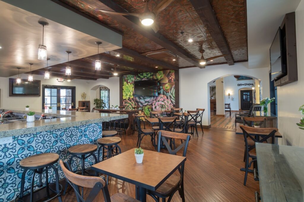 Oxford Suites Pismo Beach - Image 4