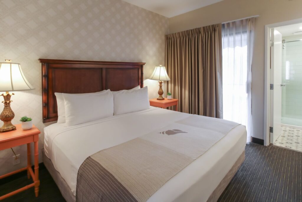 Oxford Suites Pismo Beach - Image 2