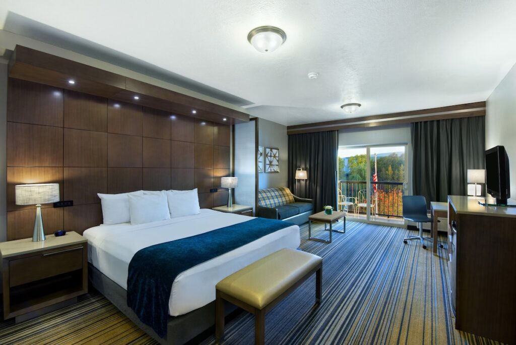 Oxford Suites Spokane Downtown - Image 6