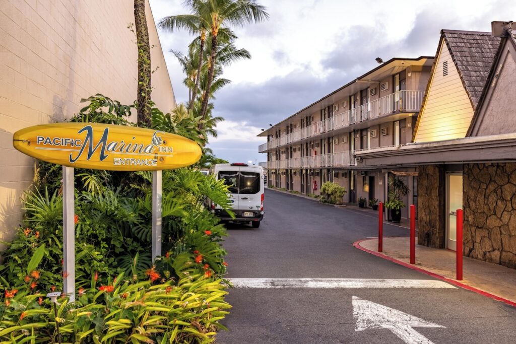 Pacific Marina Inn Airport