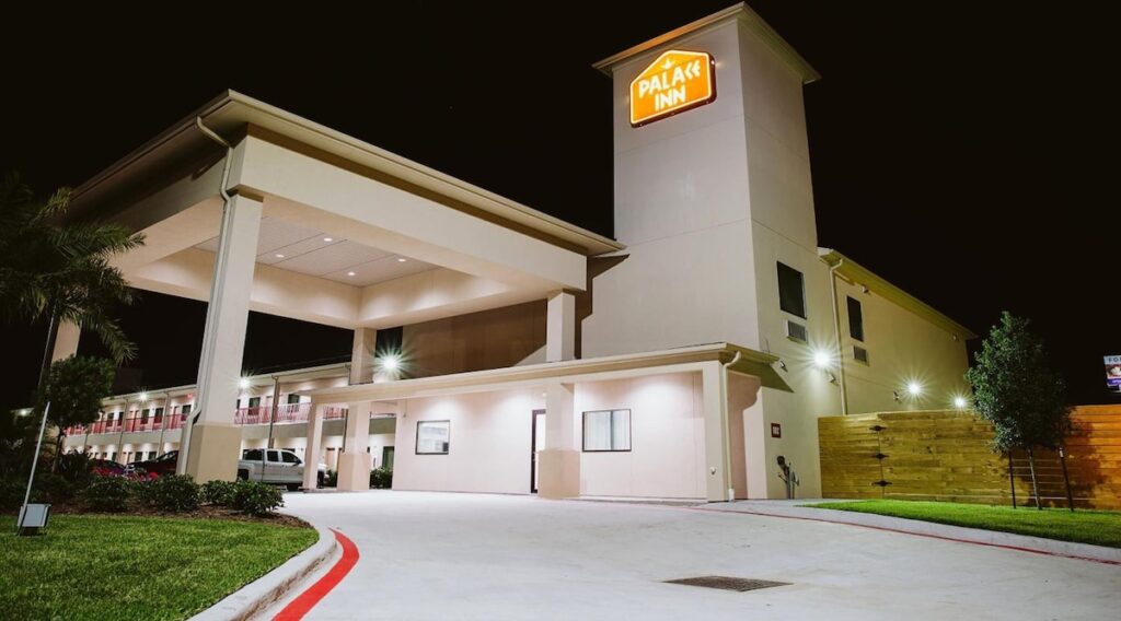 Palace Inn Blue Jones Road & FM1960 - Image 2