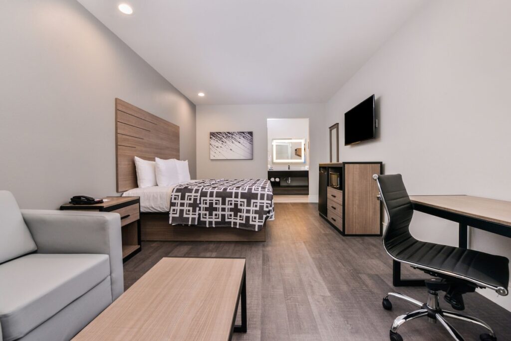 Palace Inn Blue Tomball Parkway - Image 4