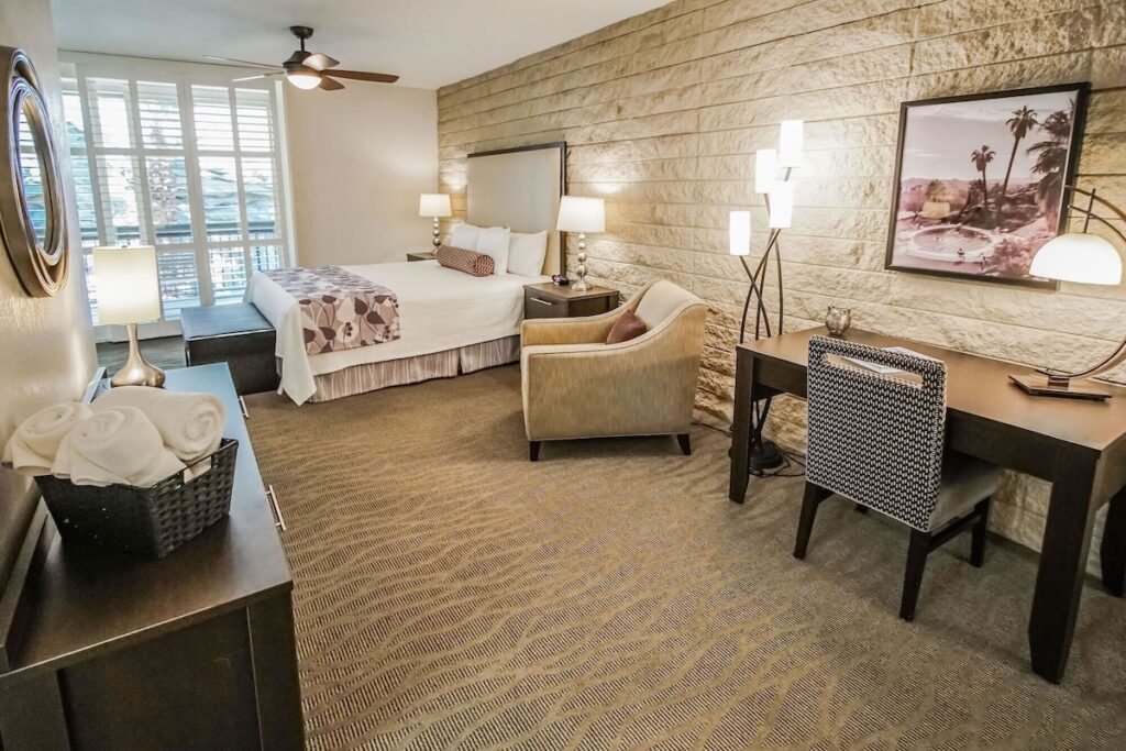 Palm Springs Tennis Club - Image 6