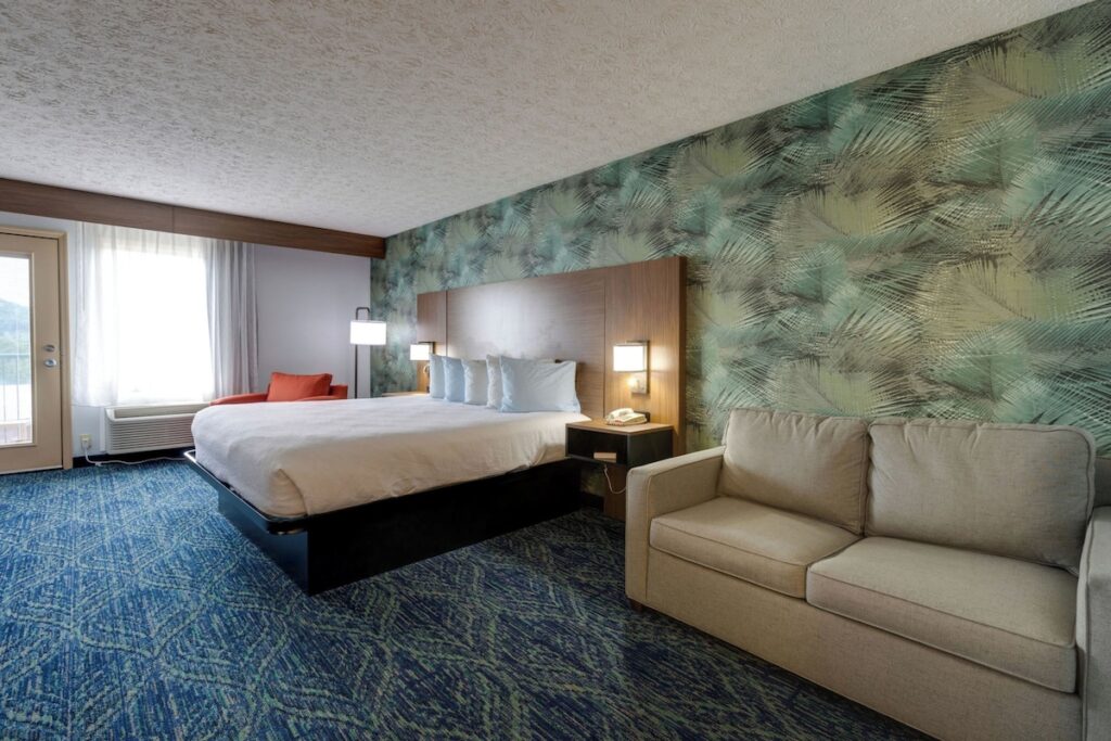 Park Grove Inn - Image 2