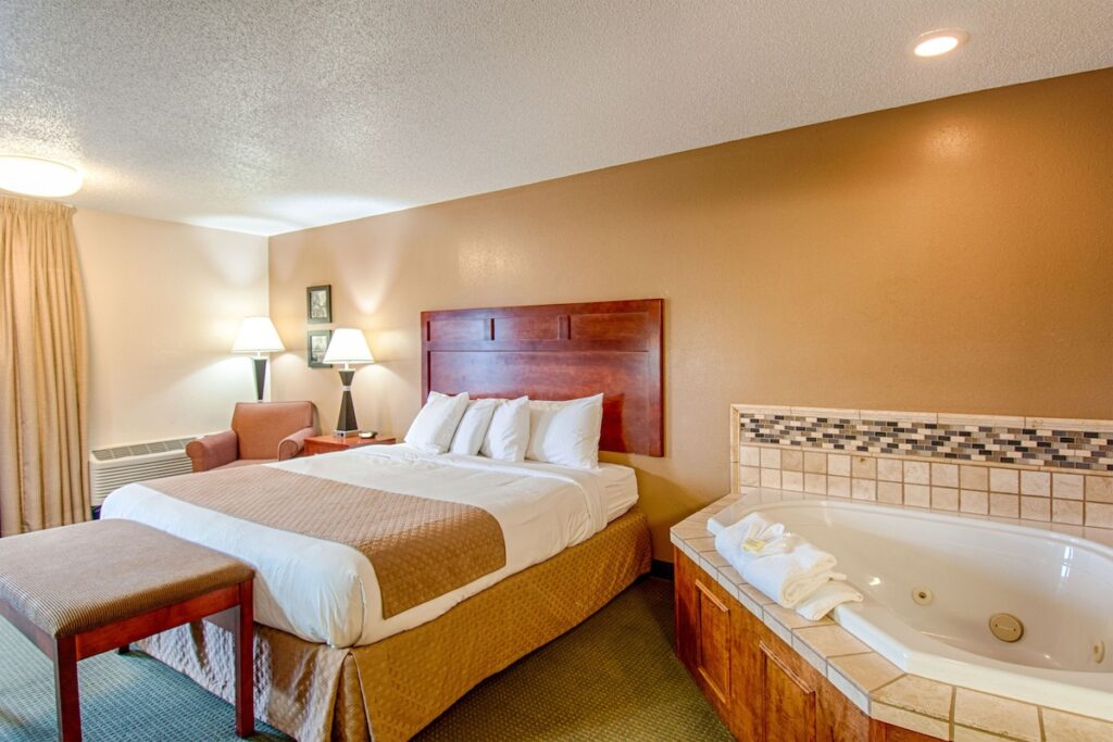 Park Tower Inn - Image 2