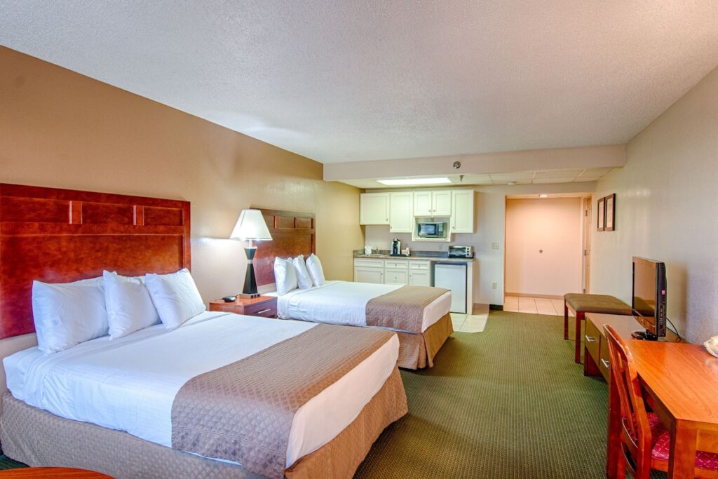 Park Tower Inn - Image 3