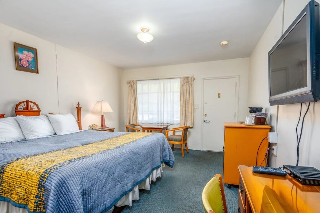 Parkway Inn - Image 2