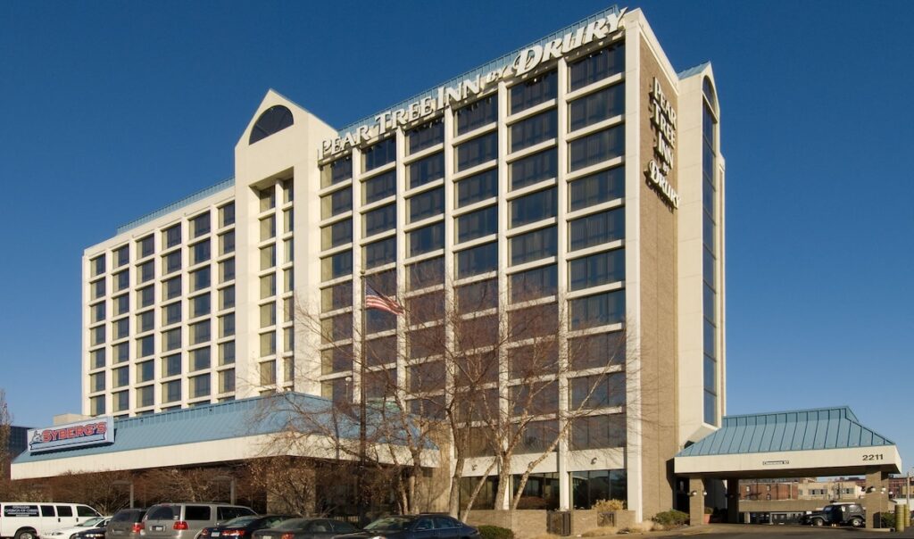 Pear Tree Inn St. Louis Near Union Station - Image 1