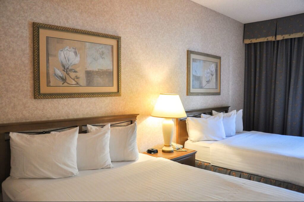 Piccadilly Inn Airport - Image 3