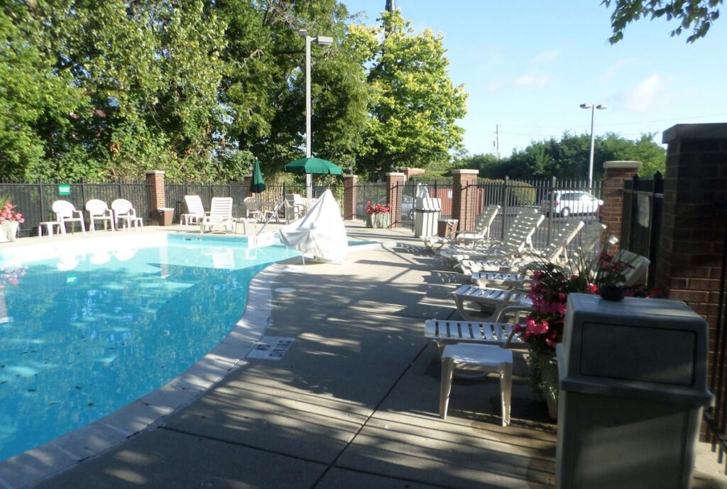 Quality Inn Castleton - Image 4