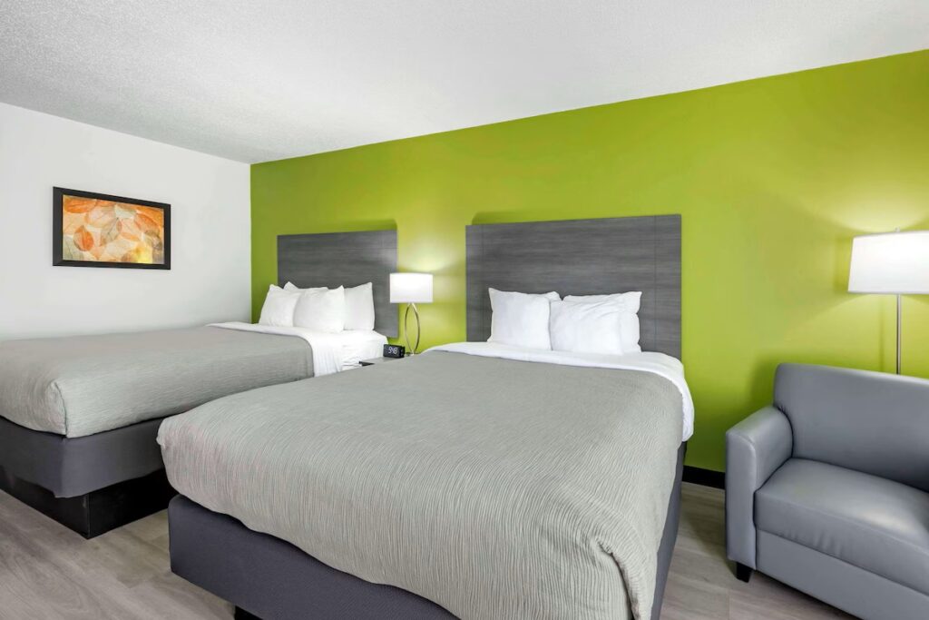 Quality Inn Clarksville - Exit 11 - Image 3