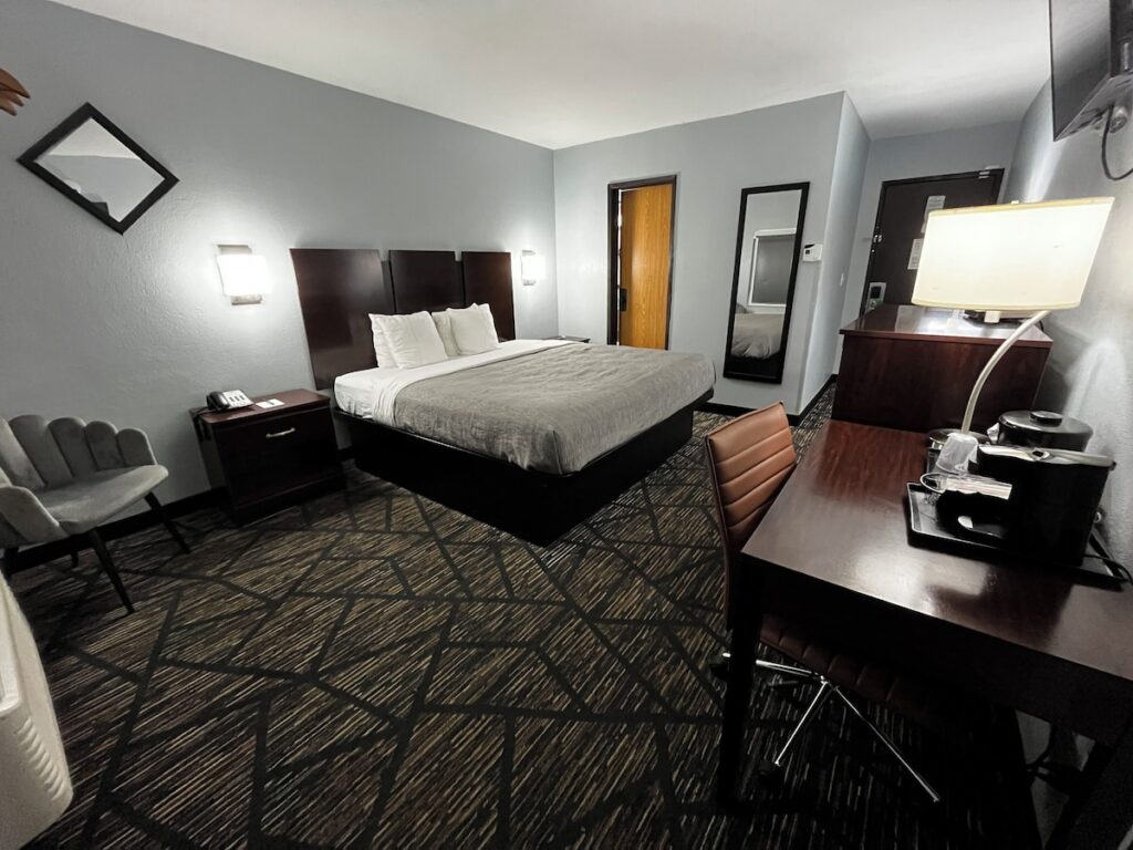 Quality Inn Grand Rapids North - Image 4