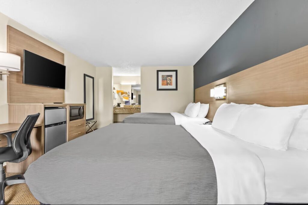 Quality Inn Oak Grove Fort Campbell - Image 2