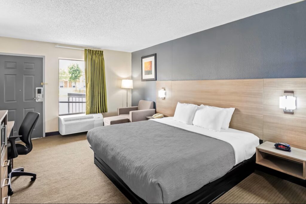 Quality Inn Oak Grove Fort Campbell - Image 3