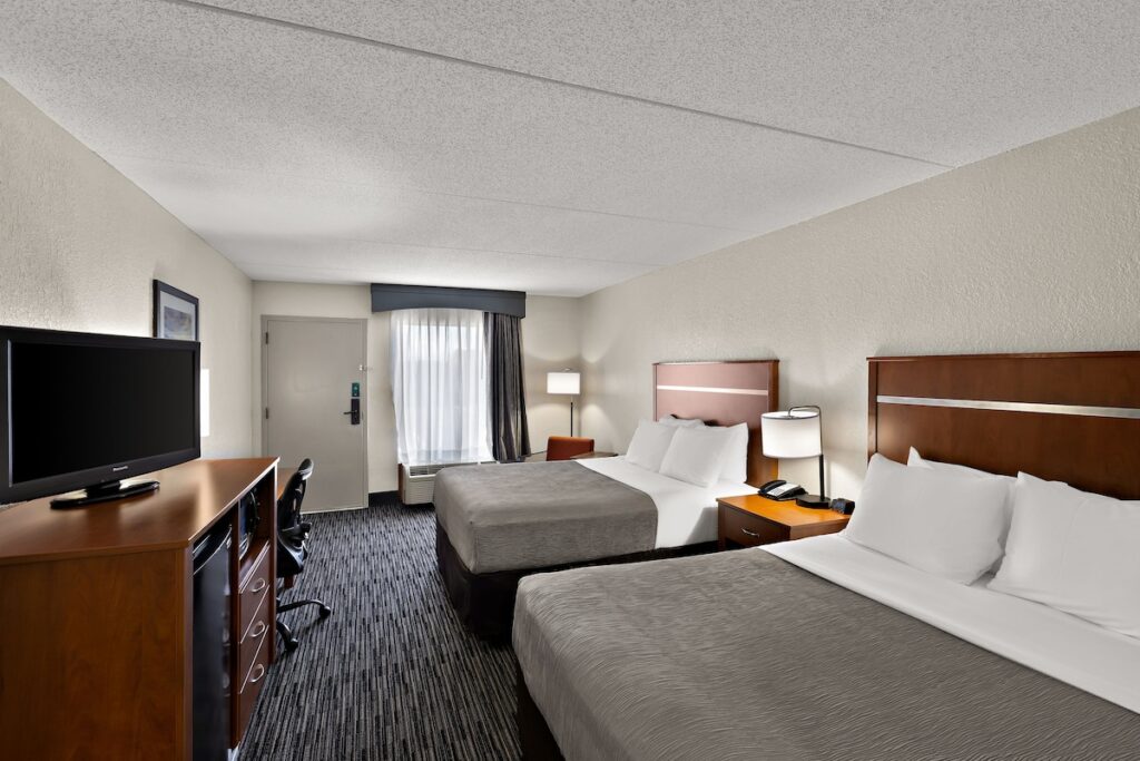 Quality Inn & Suites Gatlinburg North - Image 3