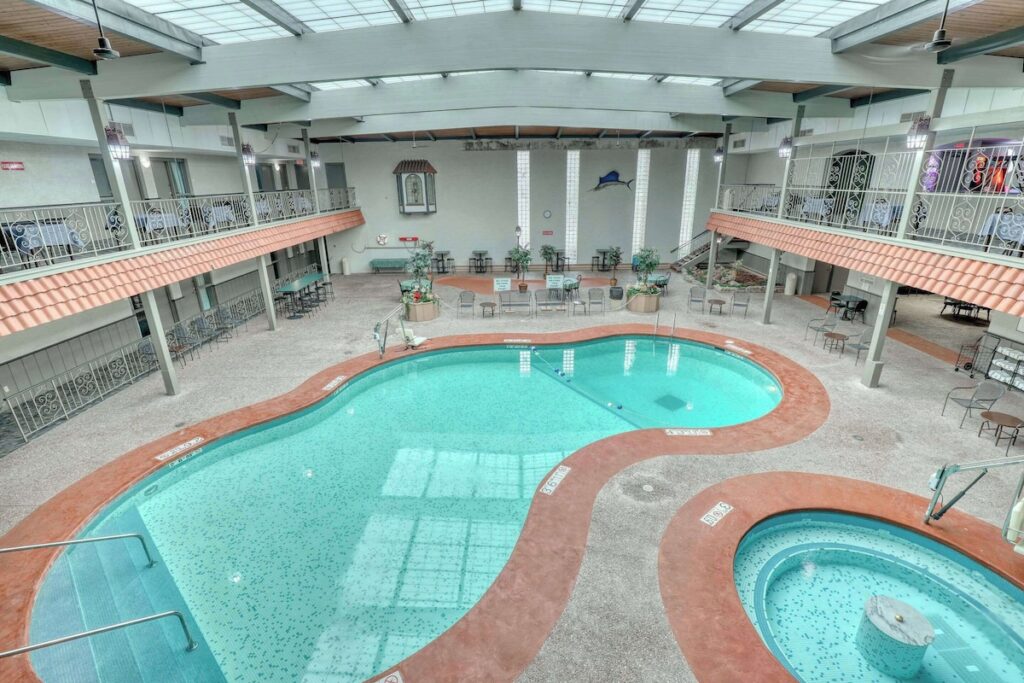 Quality Inn & Suites Green Bay Downtown - Image 3