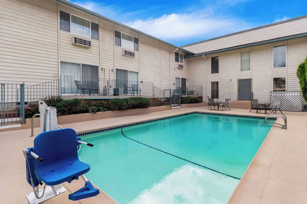 Quality Inn & Suites Vancouver - Hazel Dell - Image 4