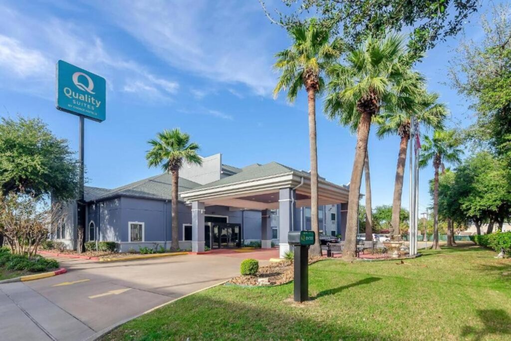 Quality Suites Houston NW Cy-Fair - Image 1