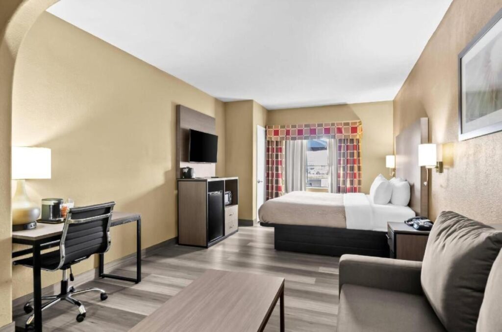 Quality Suites Houston NW Cy-Fair - Image 4