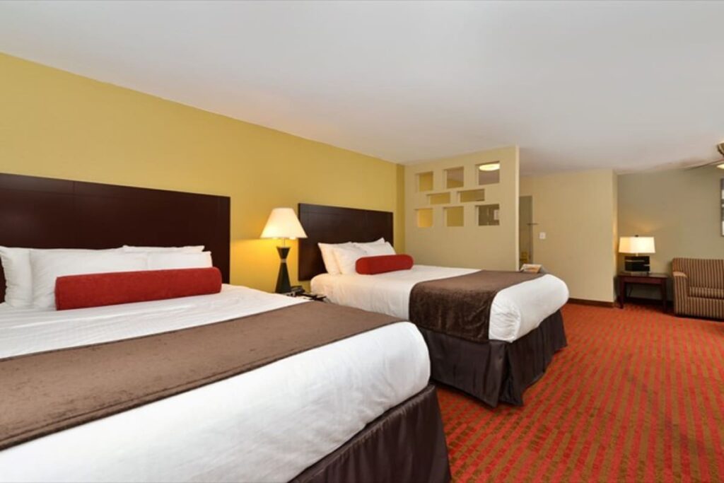 Quality Suites Nashville Airport - Image 3