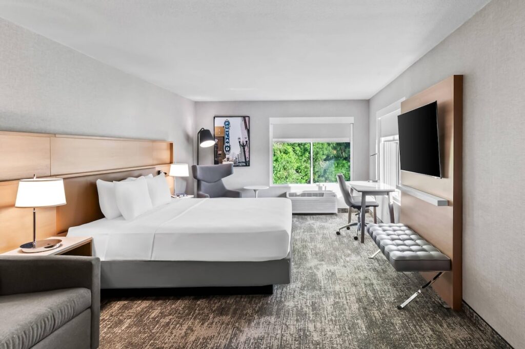 Radisson Hotel Portland Airport - Image 3