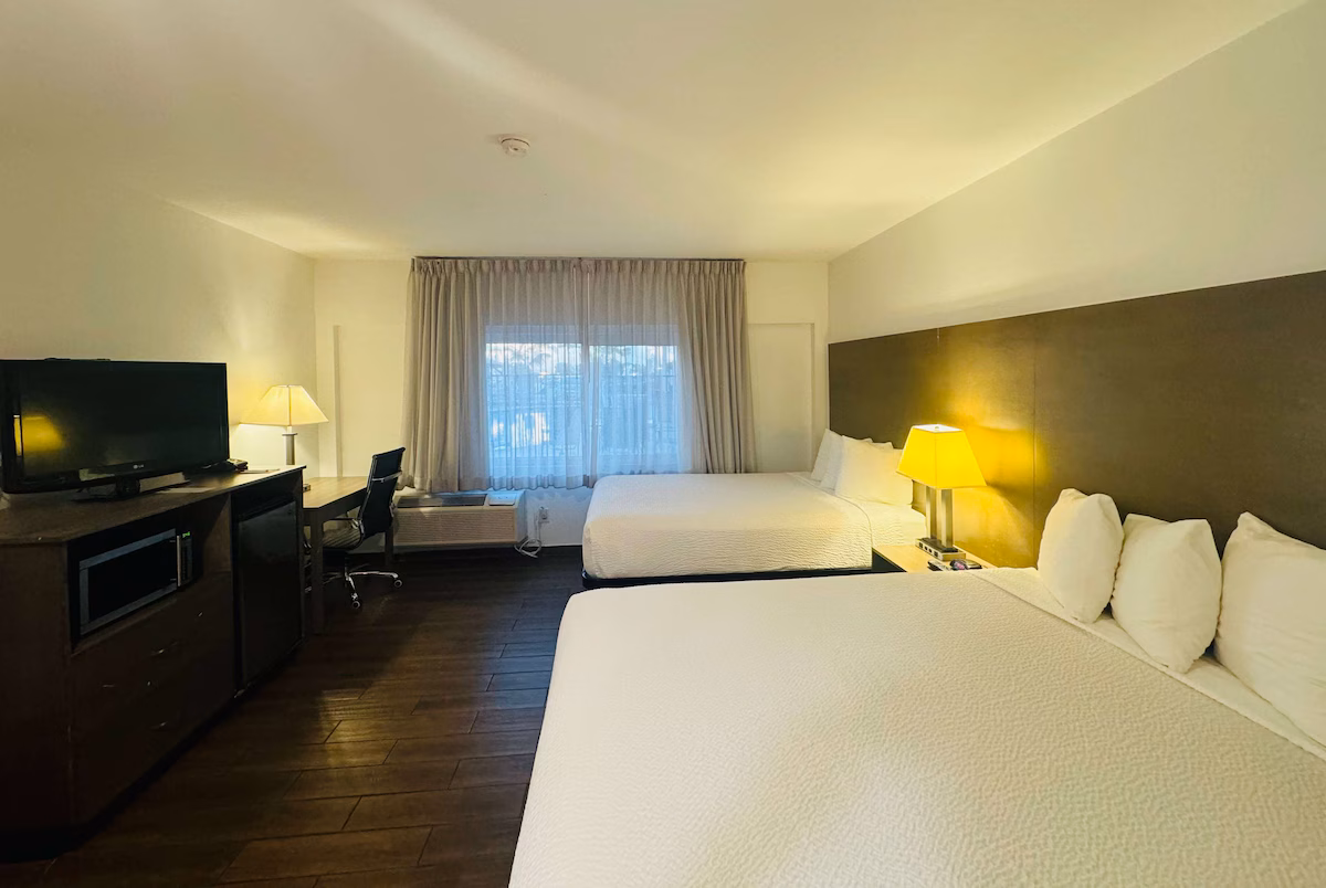 Ramada by Wyndham San Diego Airport - Image 5