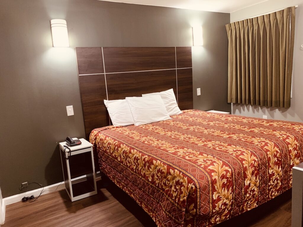 Red Carpet Inn Philadelphia Airport - Image 3