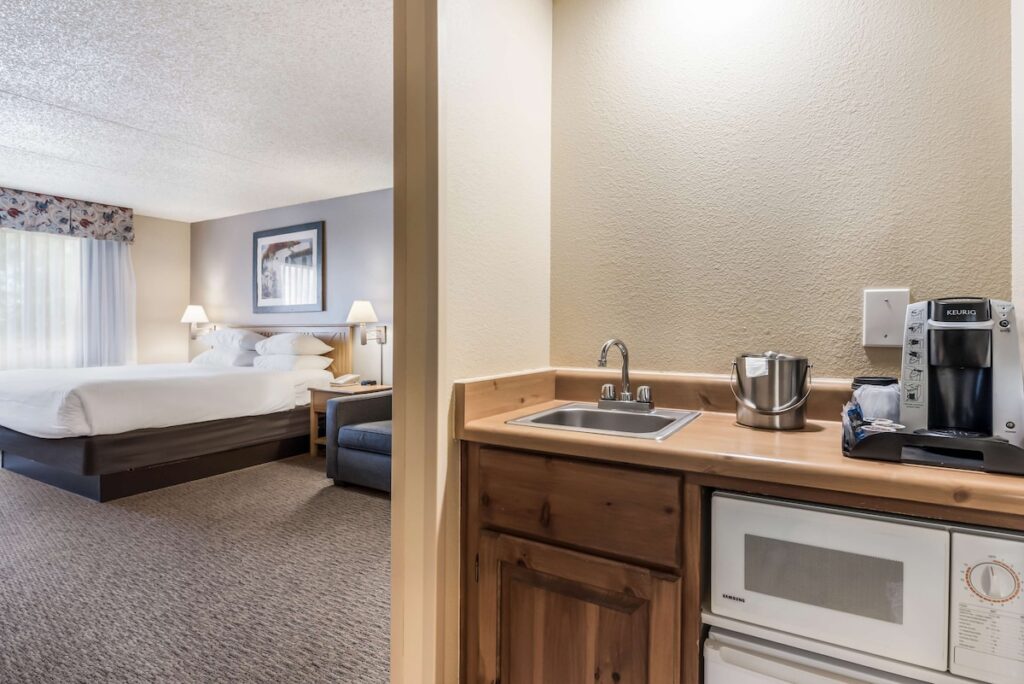 Red Lion Inn & Suites Goodyear - Image 2