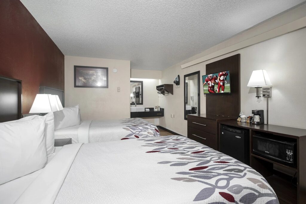 Red Roof Inn Champaign - University - Image 3