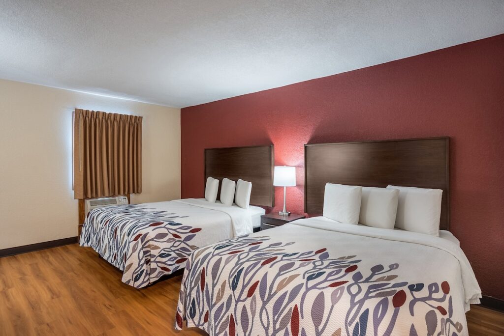 Red Roof Inn Des Moines - Image 2