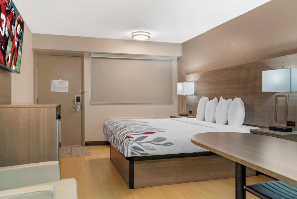 Red Roof Inn Detroit-Rochester Hills/ Auburn Hills - Image 4