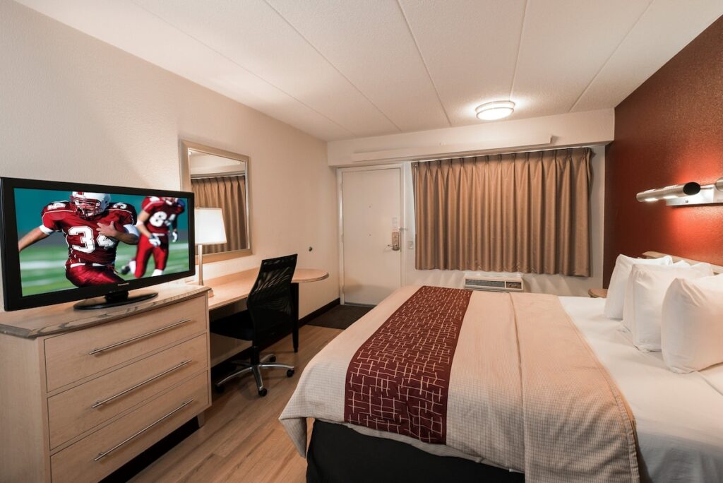 Red Roof Inn Detroit - Warren - Image 4