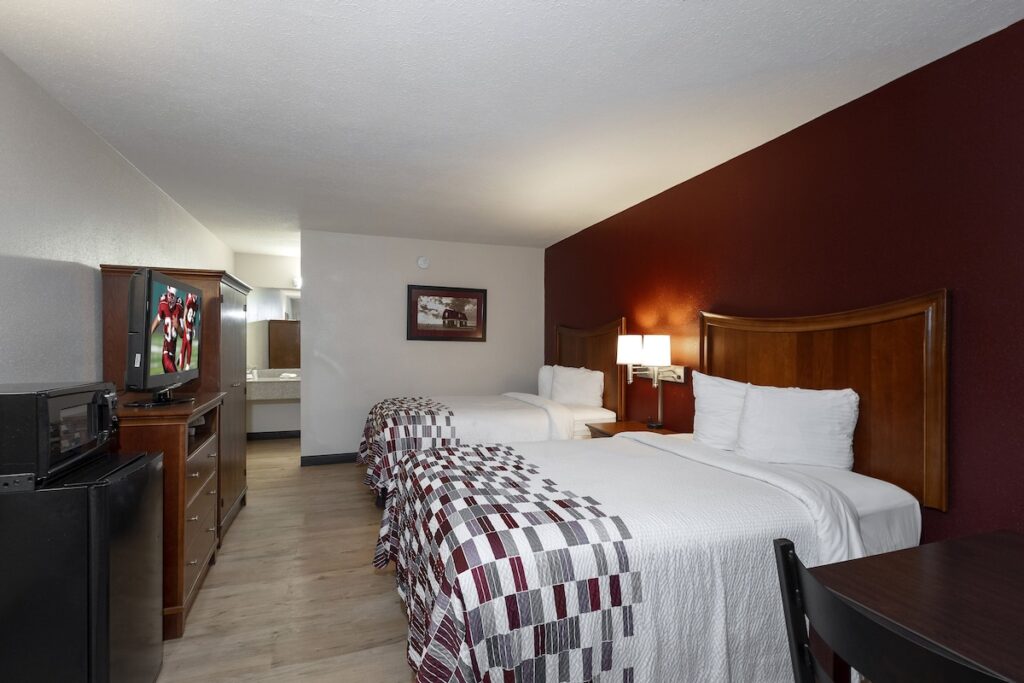 Red Roof Inn Dothan - Image 3