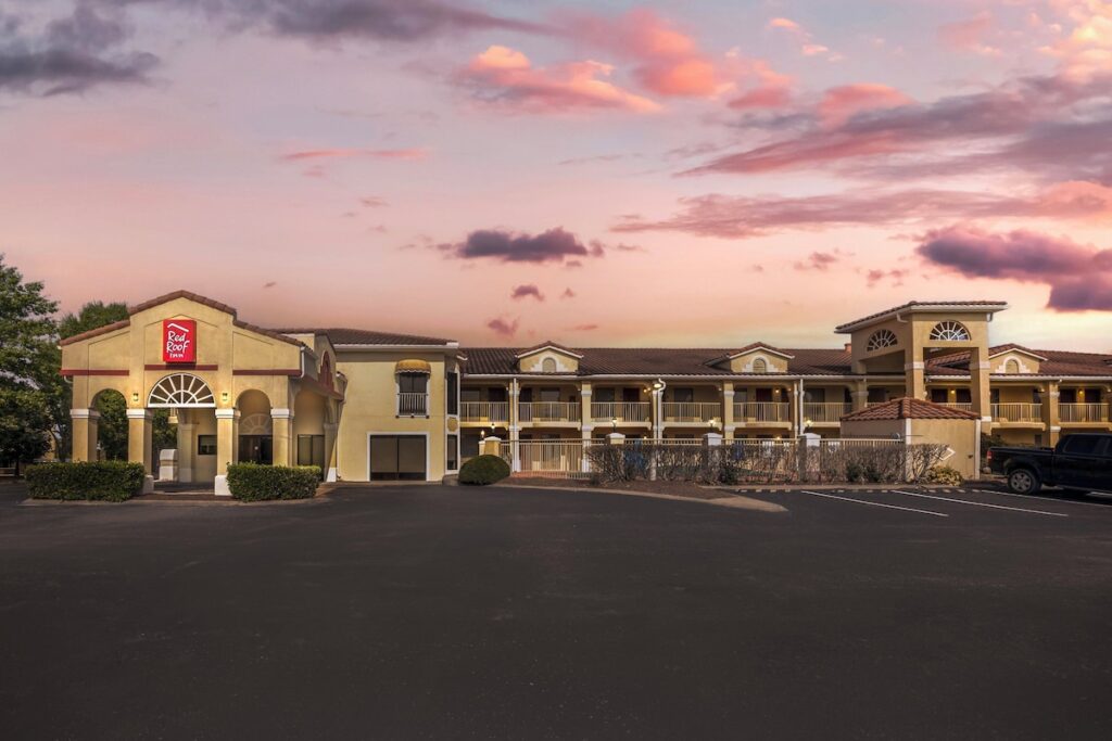 Red Roof Inn Franklin, TN - Image 1
