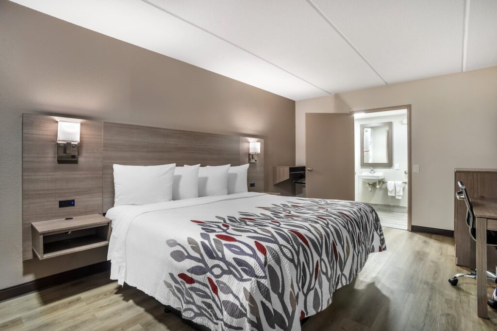 Red Roof Inn Greenville - Image 2