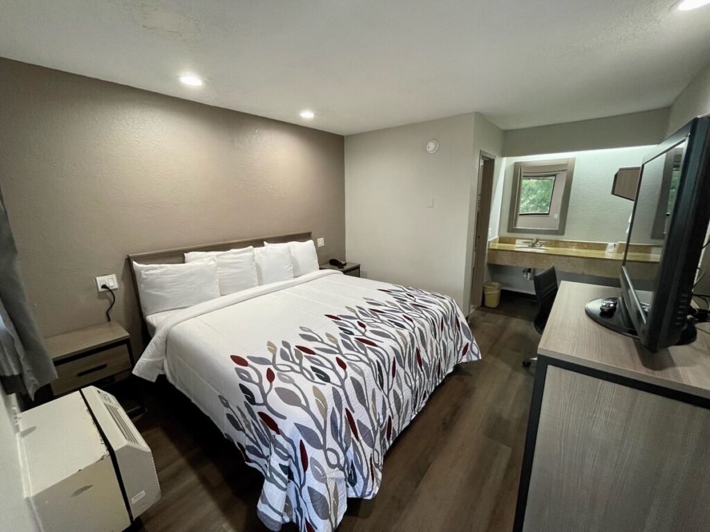 Red Roof Inn Lafayette, LA - Image 4