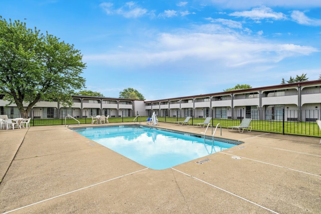 Red Roof Inn Niagara Falls - Image 4