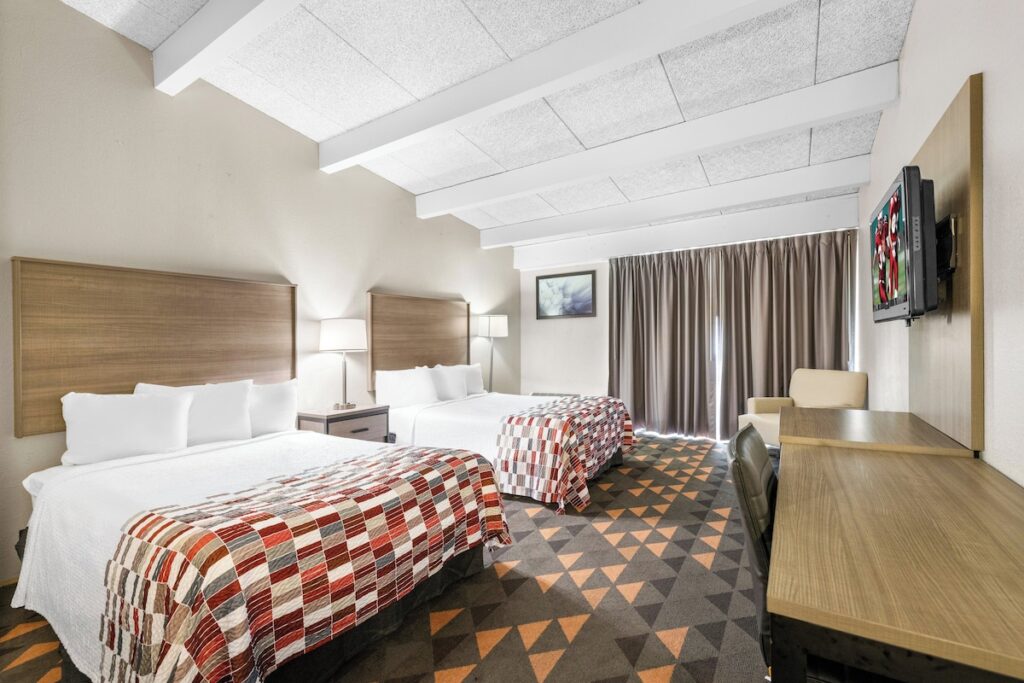 Red Roof Inn Niagara Falls - Image 3