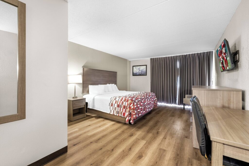 Red Roof Inn Niagara Falls - Image 2