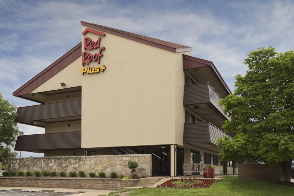 Red Roof Inn PLUS+ Chicago - Naperville - Image 2