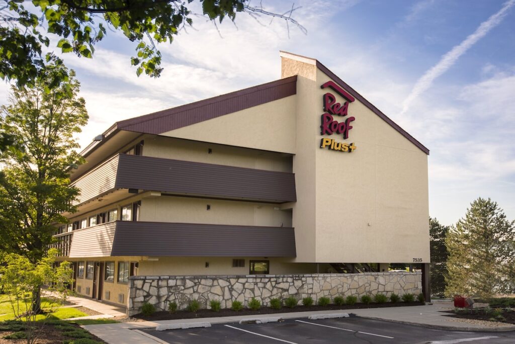 Red Roof Inn PLUS+ Chicago - Willowbrook - Image 2
