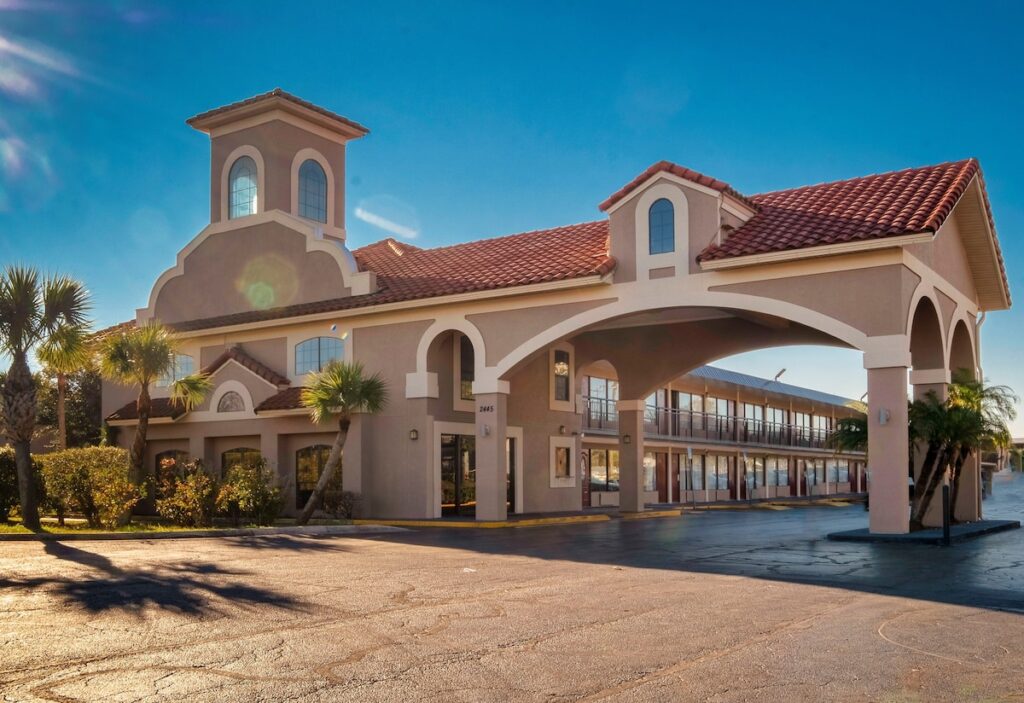 Red Roof Inn PLUS+ St. Augustine - Image 2