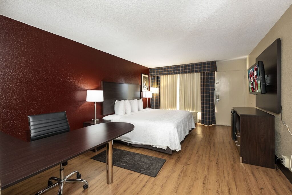 Red Roof Inn PLUS+ St. Augustine - Image 4