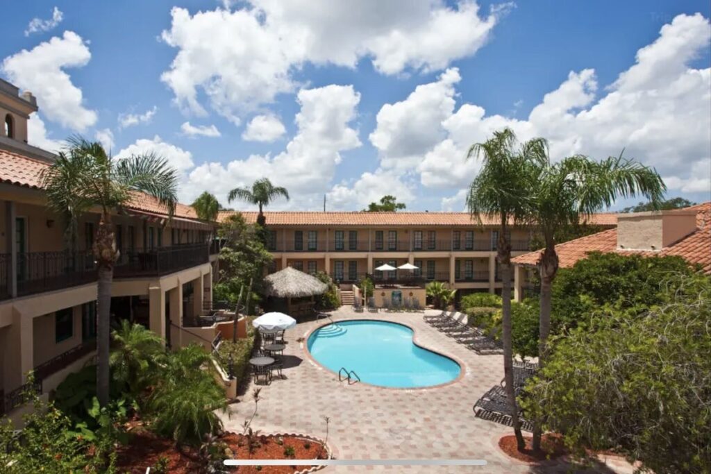 Red Roof Inn PLUS & Suites Tampa - Image 2